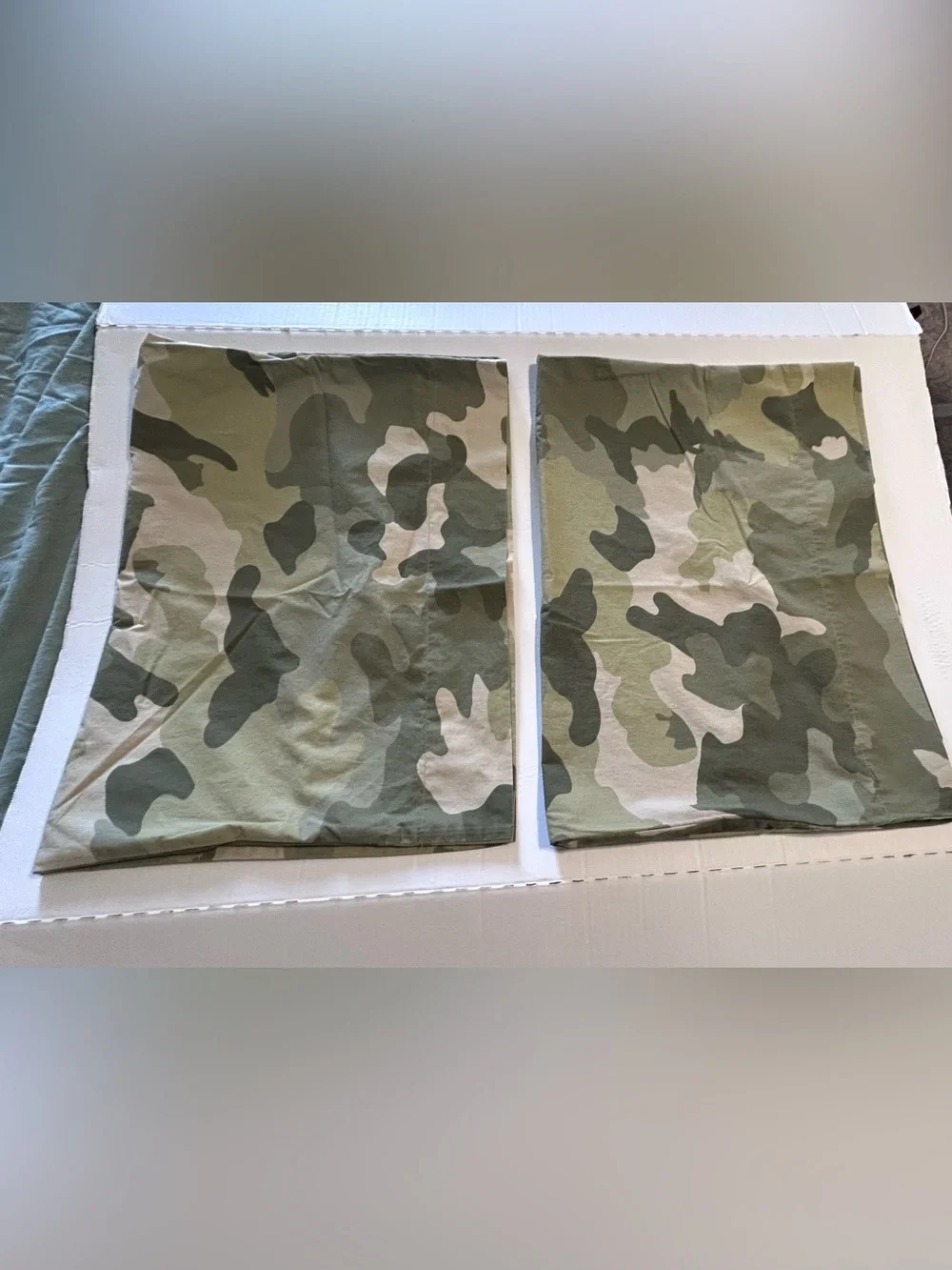 Pottery Barn Kids Camouflage 2 Standard Pillowcases Green & Beige 5% Organic Cot